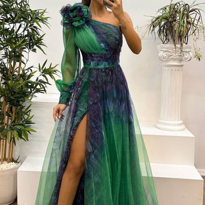 Damskie sukienki z nadrukiem na skośnych ramionach